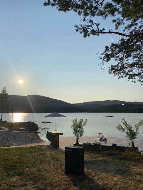 Fin, Enkel Leilighet Med Nydelig Strand I Naerheten Amdals Verk Exterior photo